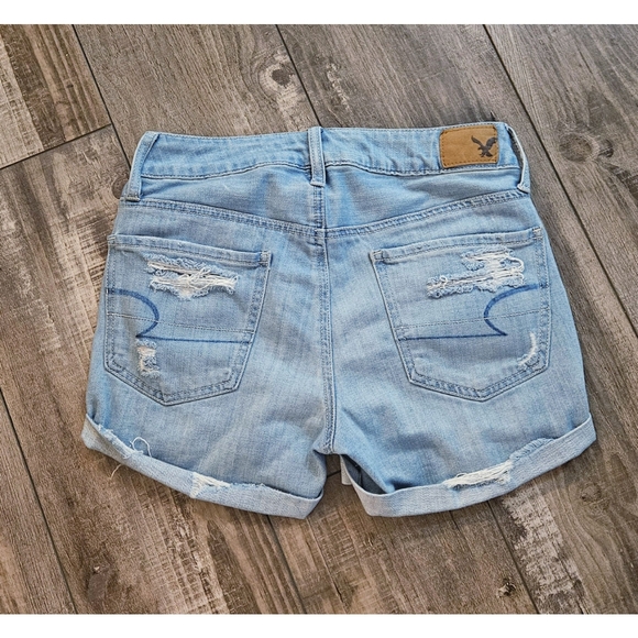 AMERICAN EAGLE Tomgirl Style Light Wash Denim Shorts - Picture 3 of 6
